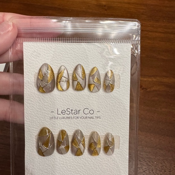 LeStar Co Yellow Gold and Silver Nail Tips - Picture 3 of 4